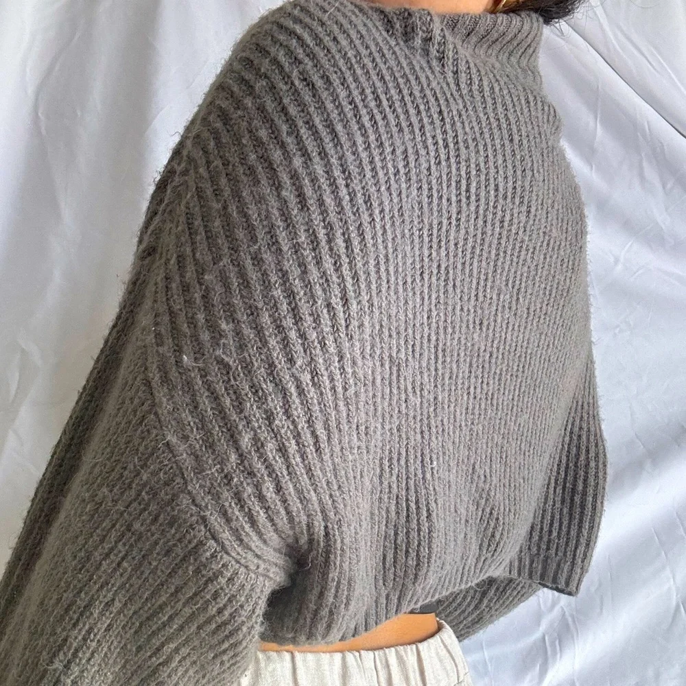 Misguided Grey Oversized Cropped Knit Pullover - Picture 3 of 5